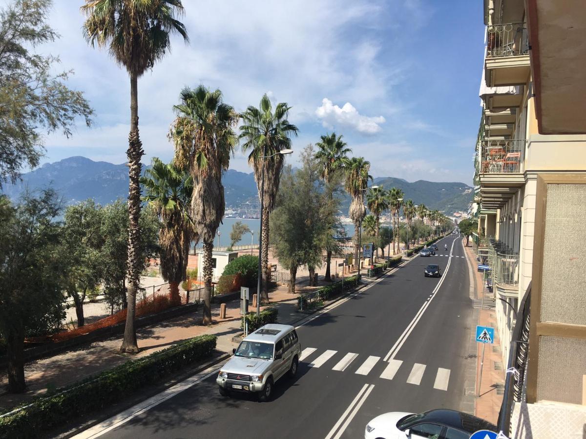 Ferienwohnung La Dimora Delle Sirene Salerno Exterior foto