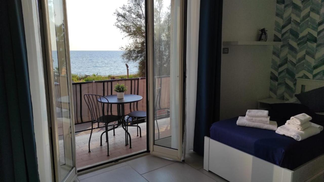 Ferienwohnung La Dimora Delle Sirene Salerno Exterior foto