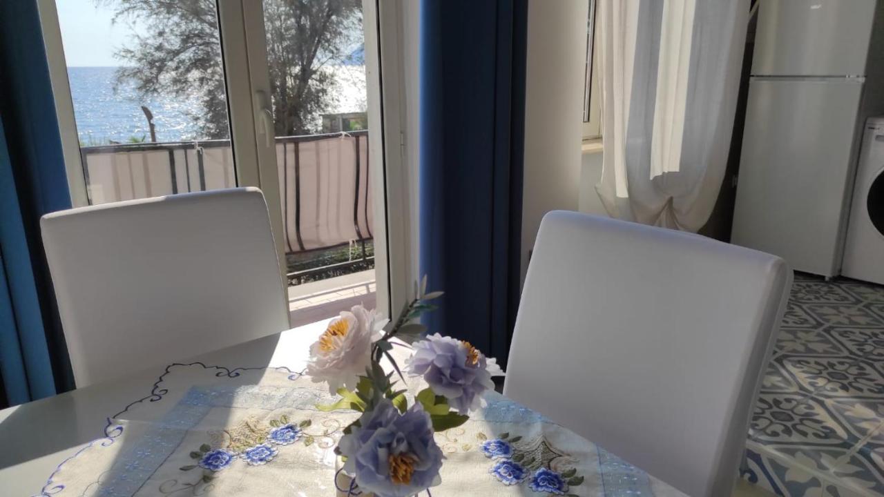 Ferienwohnung La Dimora Delle Sirene Salerno Exterior foto