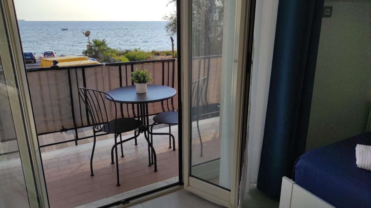 Ferienwohnung La Dimora Delle Sirene Salerno Exterior foto